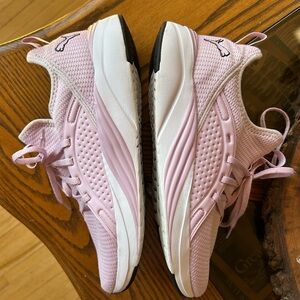 Puma Softride Sofia 2 Sz 9 runners